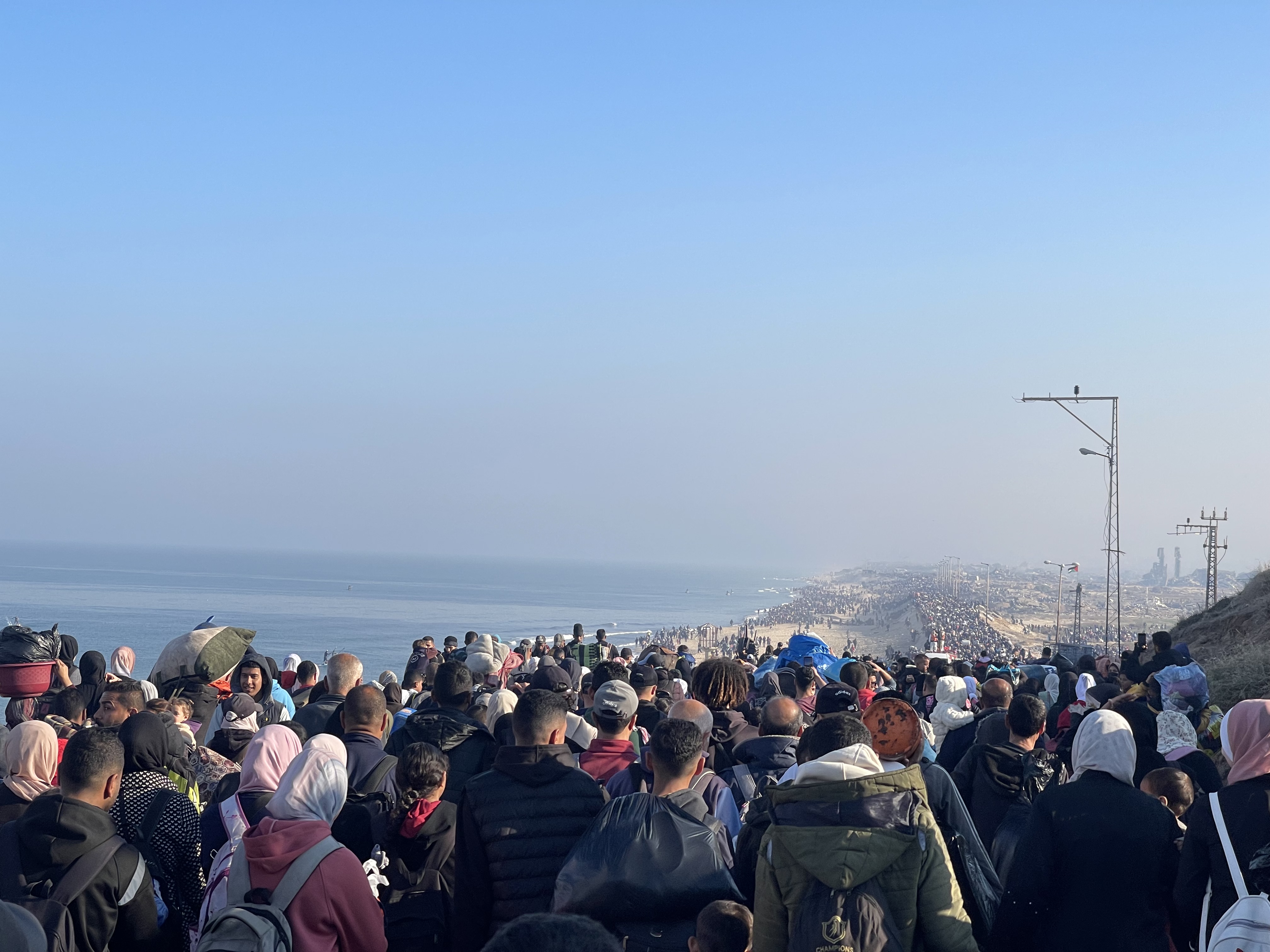 ICRC_JanuaryCeasefire_Walk back to northern Gaza11.JPG